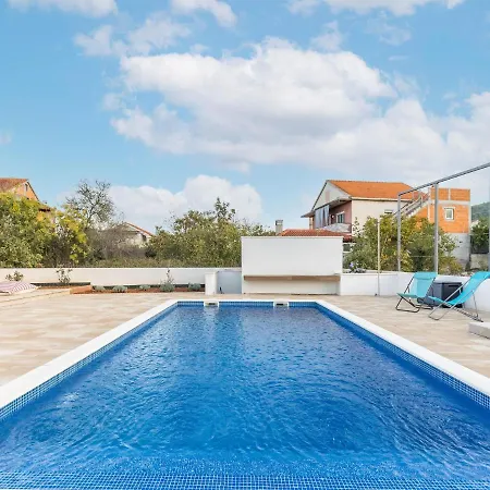Modern Holiday In With Private Pool Tatil Evi Bilice