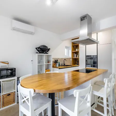 Modern Holiday In With Private Pool * Bilice