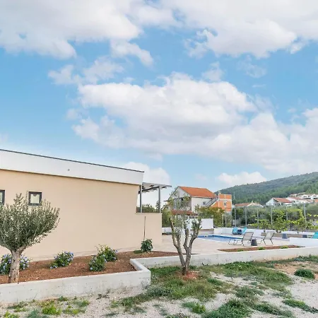 Modern Holiday In With Private Pool Tatil Evi
